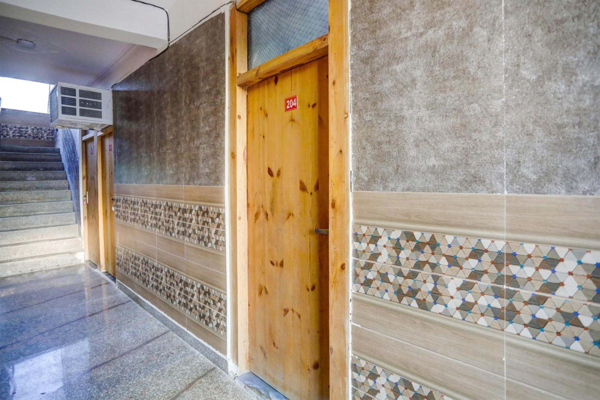 Super Umen Hotel Nearest Sector 66 Noida Exterior foto