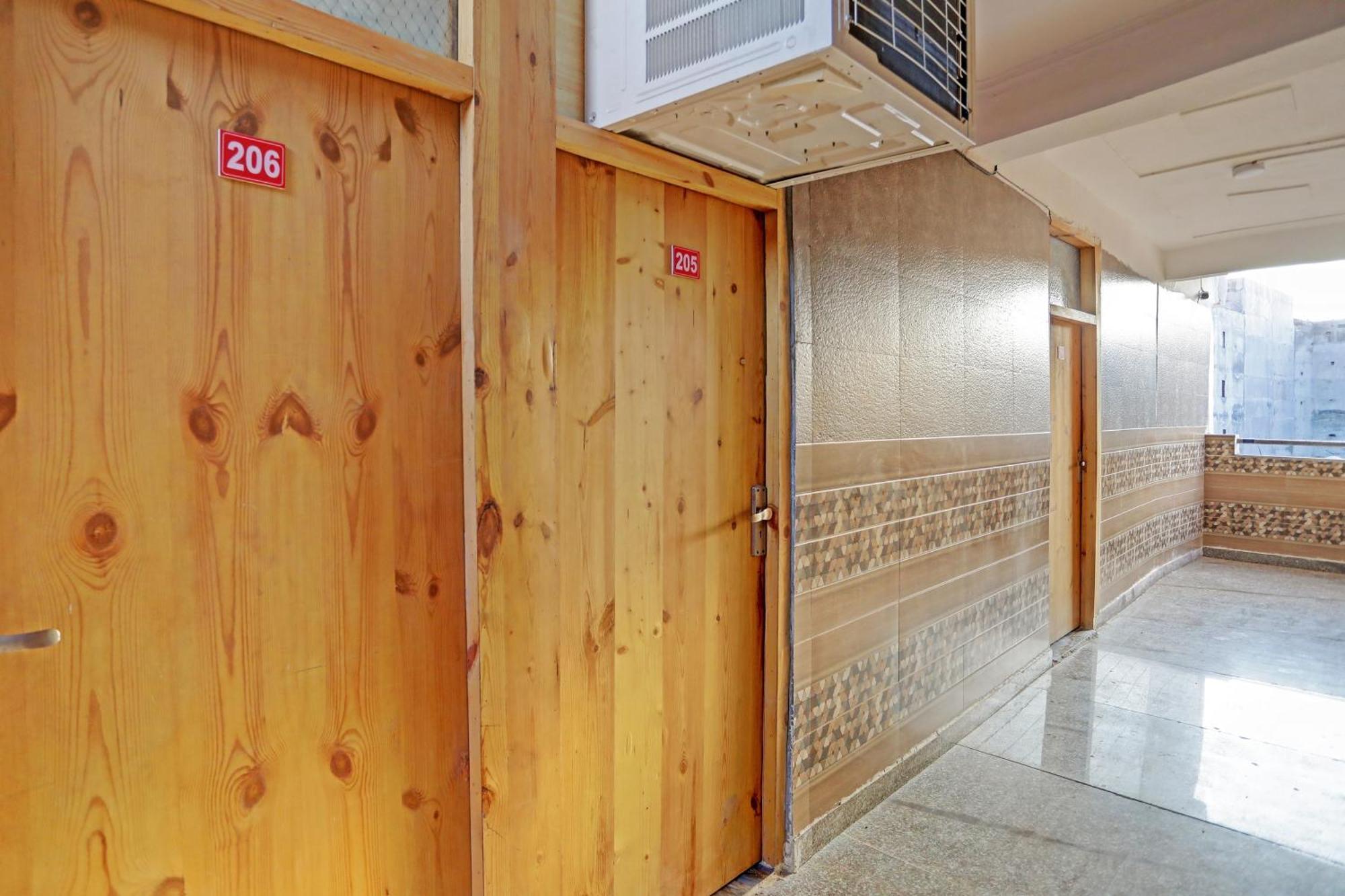 Super Umen Hotel Nearest Sector 66 Noida Exterior foto