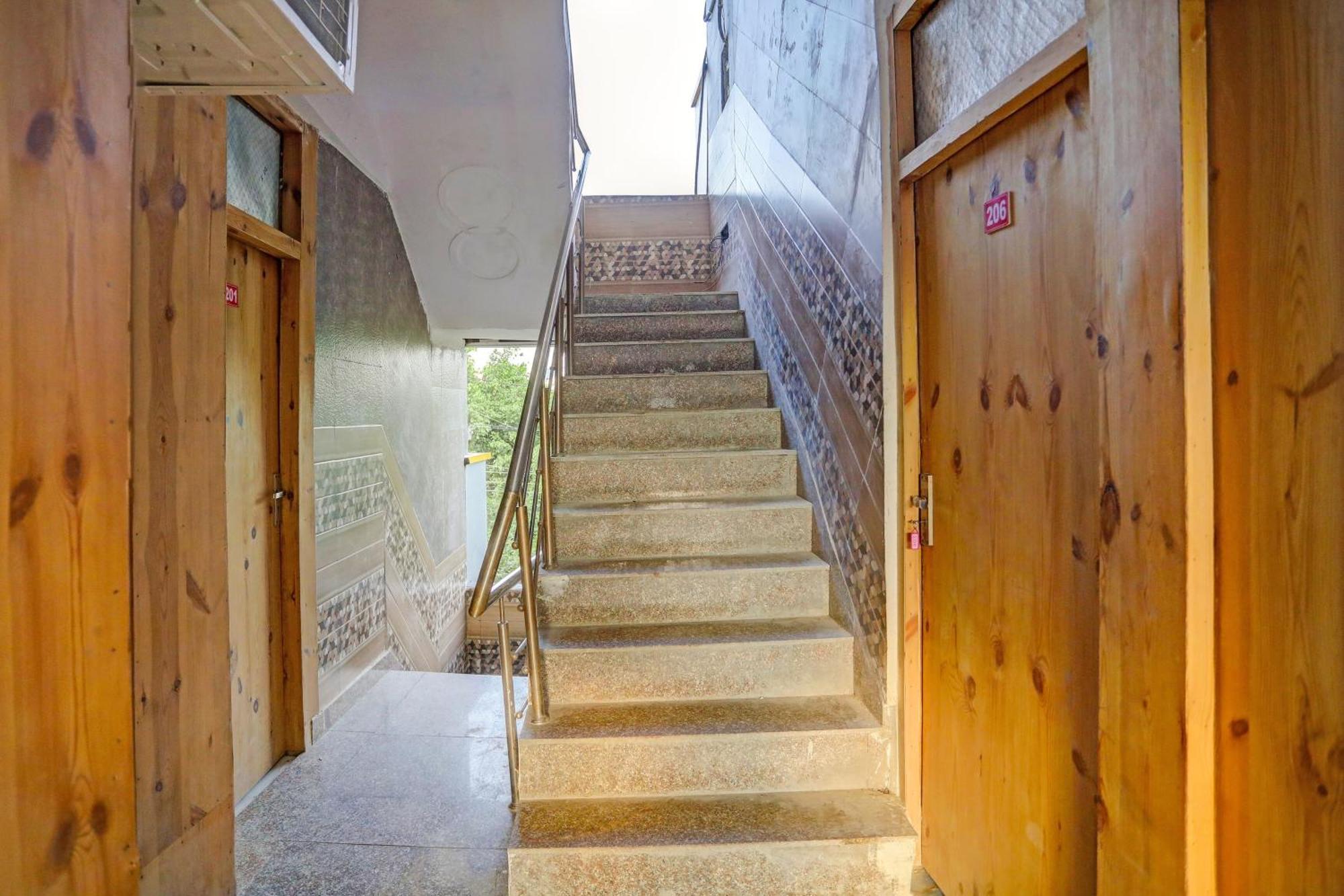Super Umen Hotel Nearest Sector 66 Noida Exterior foto